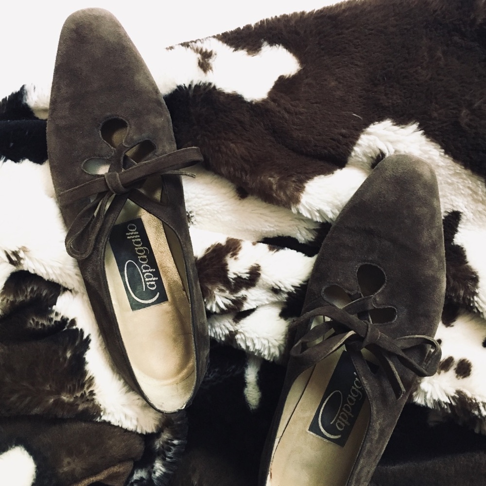 • adorable vintage pappagallo tie front shoes •